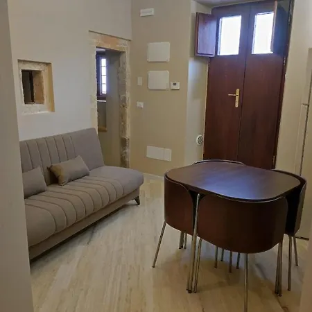 Dimora Tra Ciuchi E Poeti Apartment L'Aquila Exterior photo